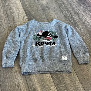 Toddler 2T light grey roots track set. Good condition